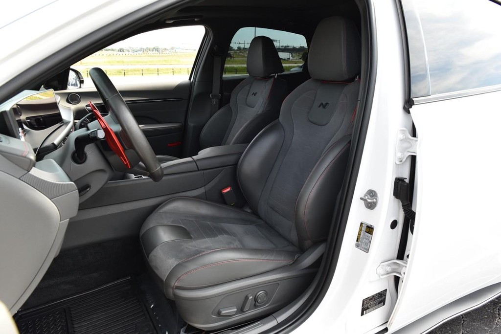 Hyundai Sonata Vehicle Image 22