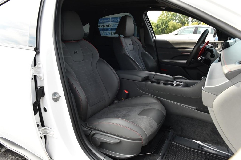 Hyundai Sonata Vehicle Image 23