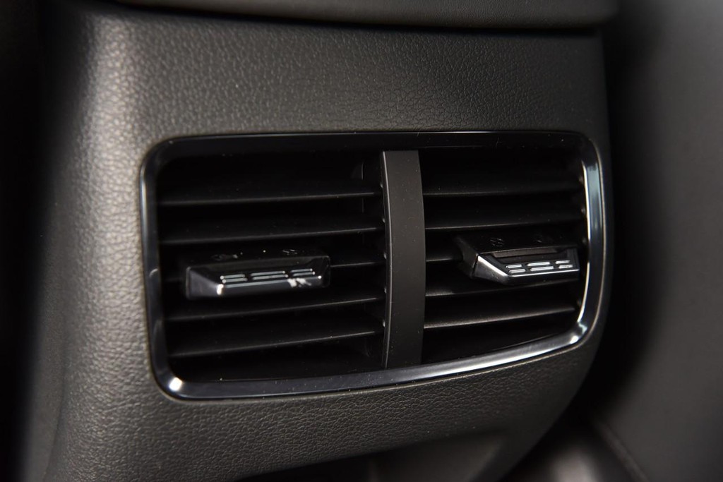 Hyundai Sonata Vehicle Image 26