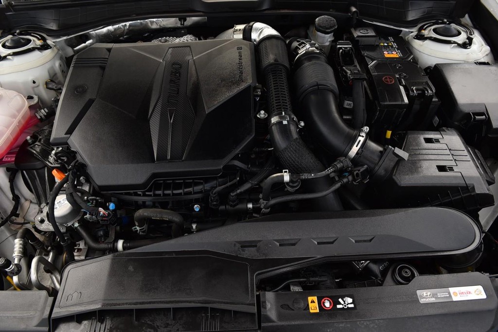 Hyundai Sonata Vehicle Image 29