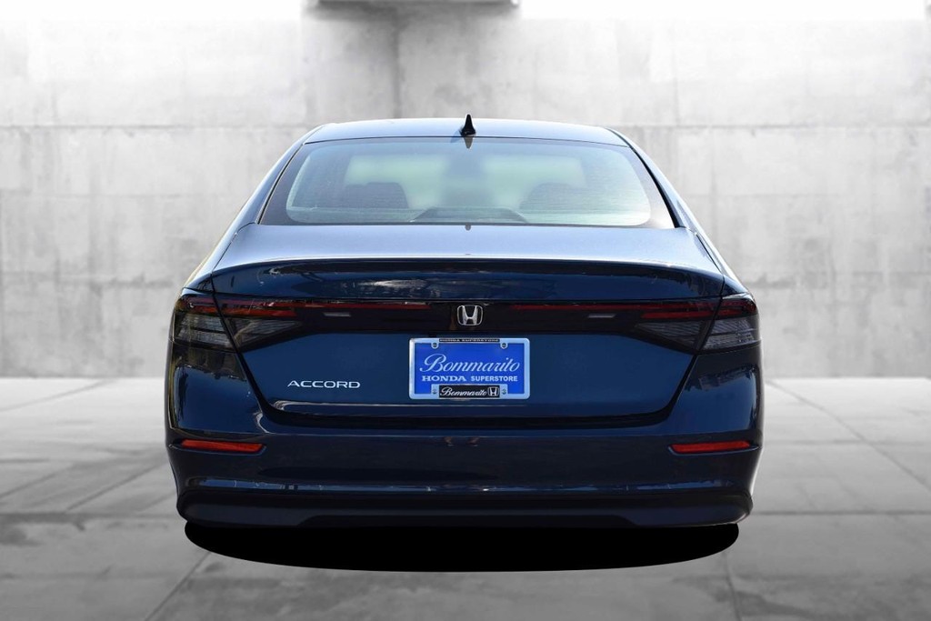 Honda Accord Sedan Vehicle Image 06
