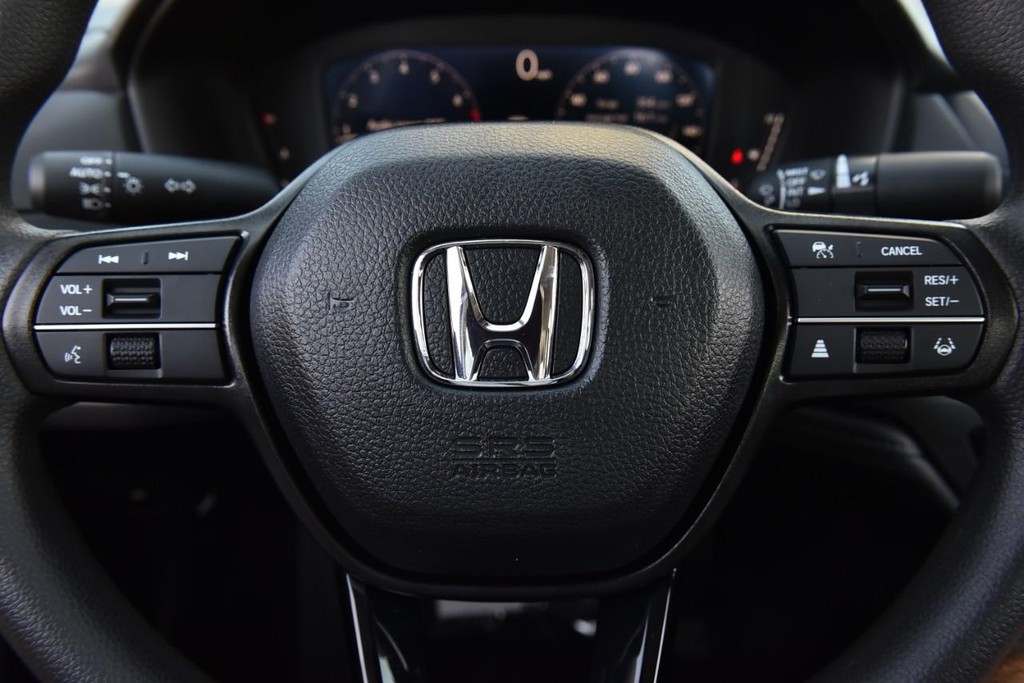 Honda Accord Sedan Vehicle Image 18