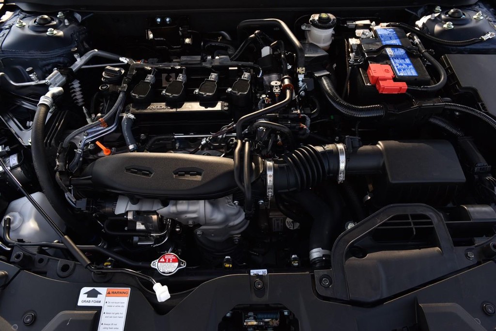 Honda Accord Sedan Vehicle Image 25