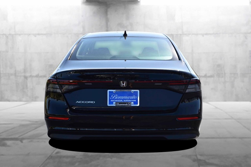 Honda Accord Sedan Vehicle Image 06