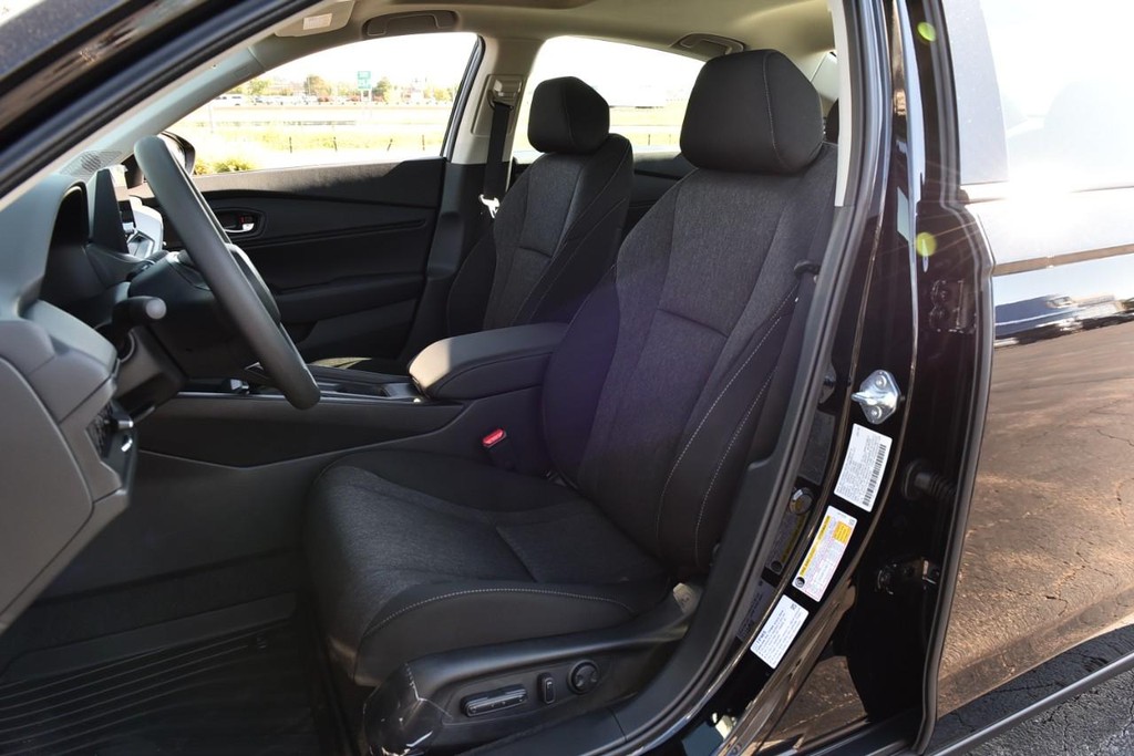 Honda Accord Sedan Vehicle Image 19