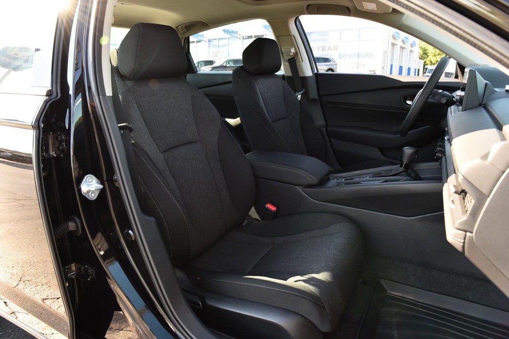 Honda Accord Sedan Vehicle Image 20