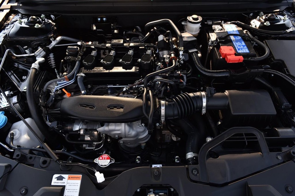 Honda Accord Sedan Vehicle Image 25