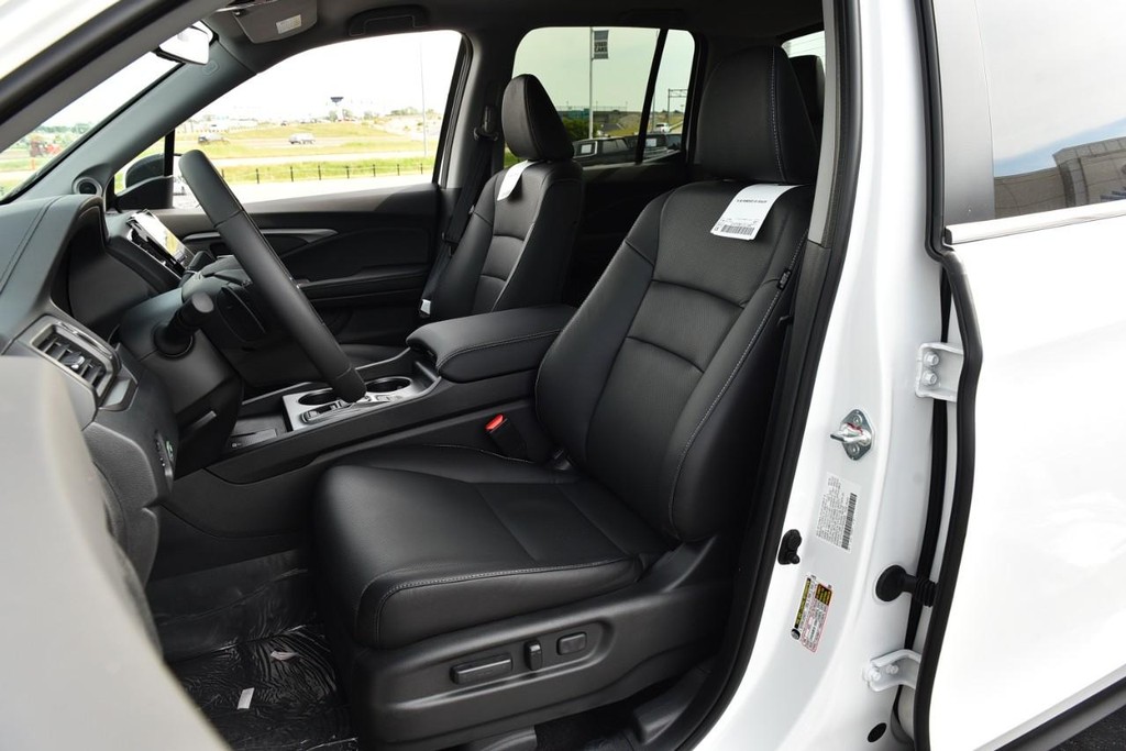 Honda Ridgeline Vehicle Image 24