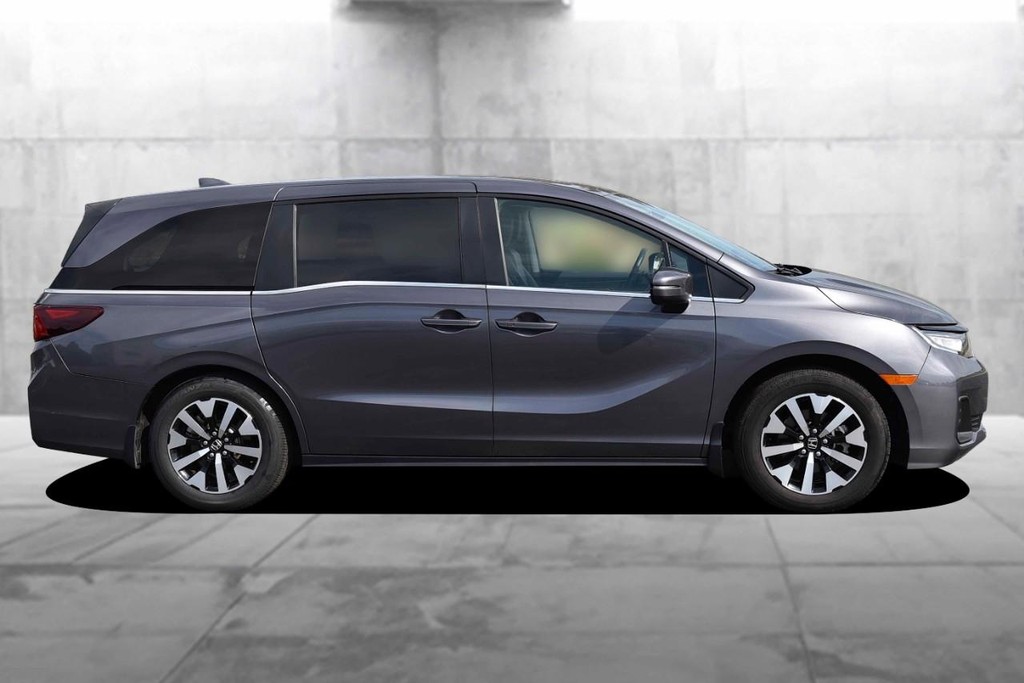 Honda Odyssey Vehicle Full-screen Gallery Image 5