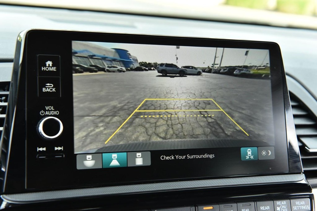Honda Odyssey Vehicle Full-screen Gallery Image 13