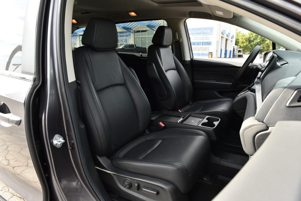 Honda Odyssey Vehicle Full-screen Gallery Image 23