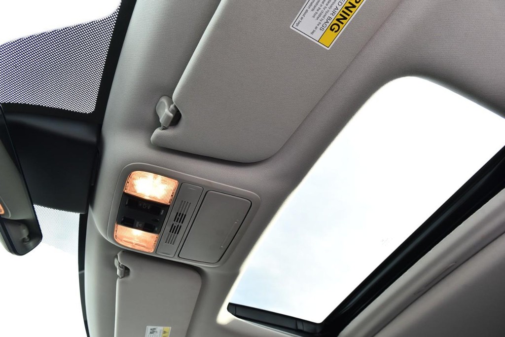 Honda Odyssey Vehicle Full-screen Gallery Image 24