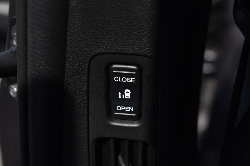 Honda Odyssey Vehicle Full-screen Gallery Image 28