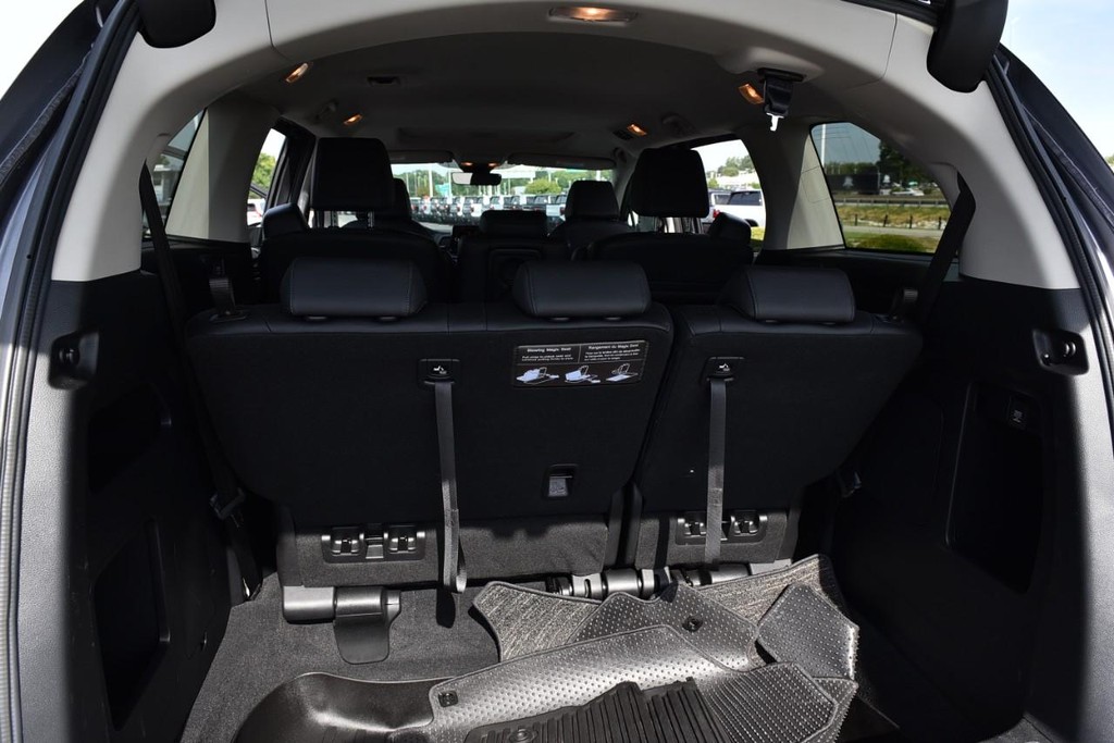 Honda Odyssey Vehicle Full-screen Gallery Image 30