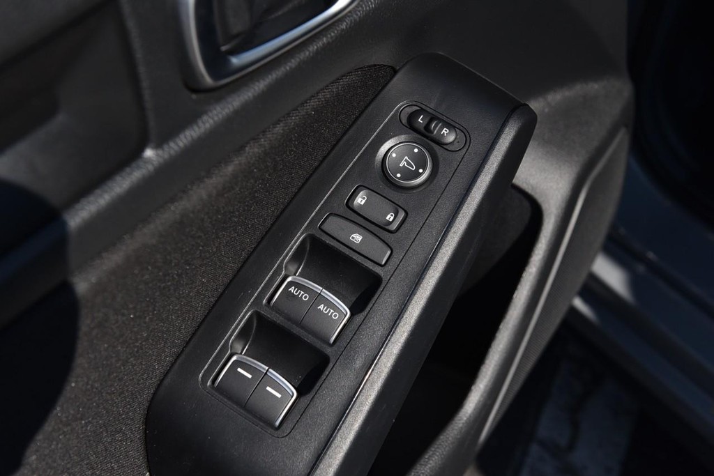 Honda Civic Hatchback Vehicle Image 08