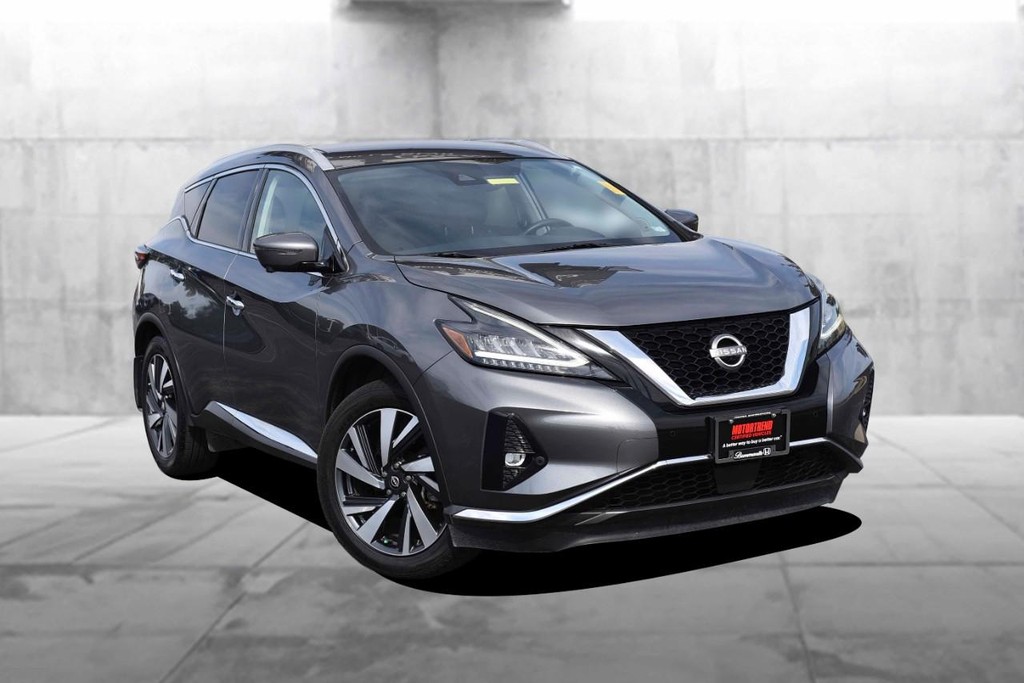 Nissan Murano Vehicle Full-screen Gallery Image 2