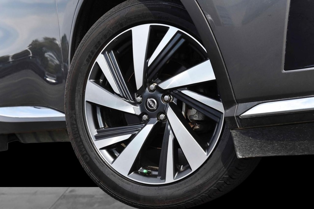 Nissan Murano Vehicle Full-screen Gallery Image 3