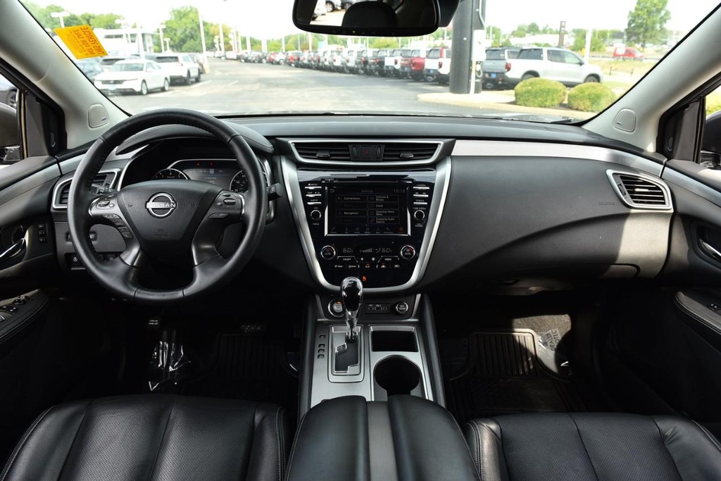 Nissan Murano Vehicle Full-screen Gallery Image 7