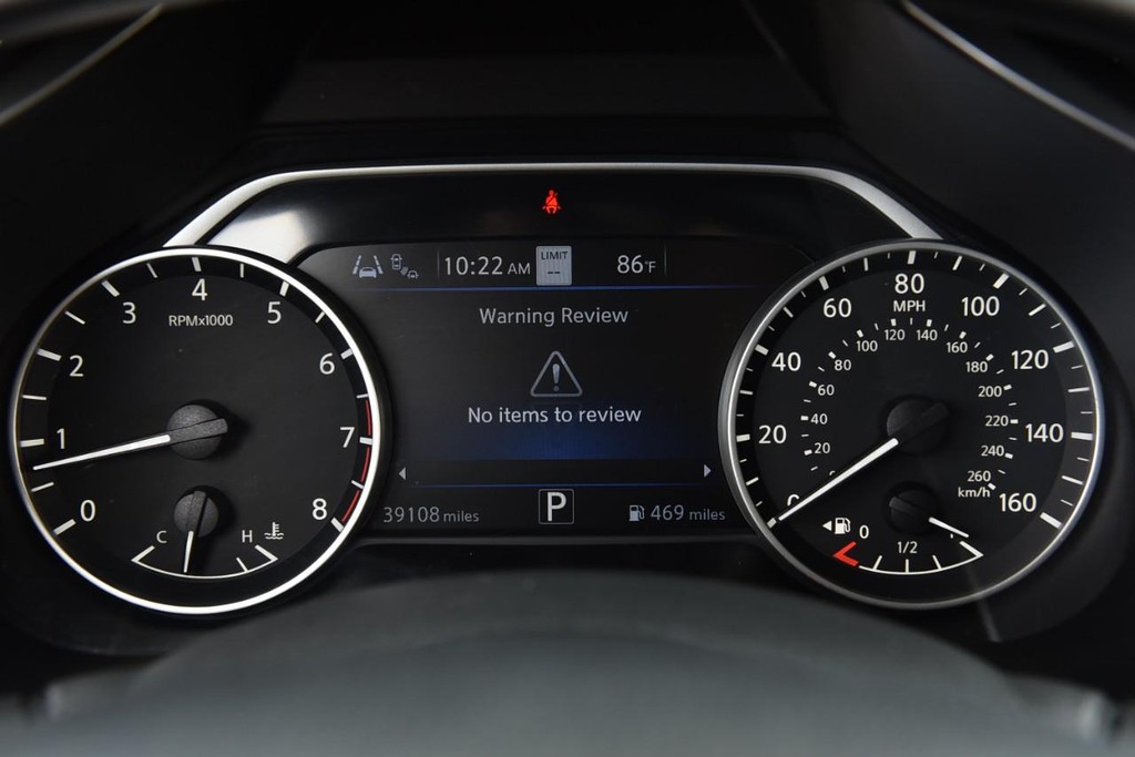 Nissan Murano Vehicle Full-screen Gallery Image 13