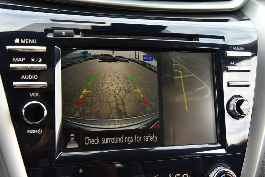 Nissan Murano Vehicle Full-screen Gallery Image 15
