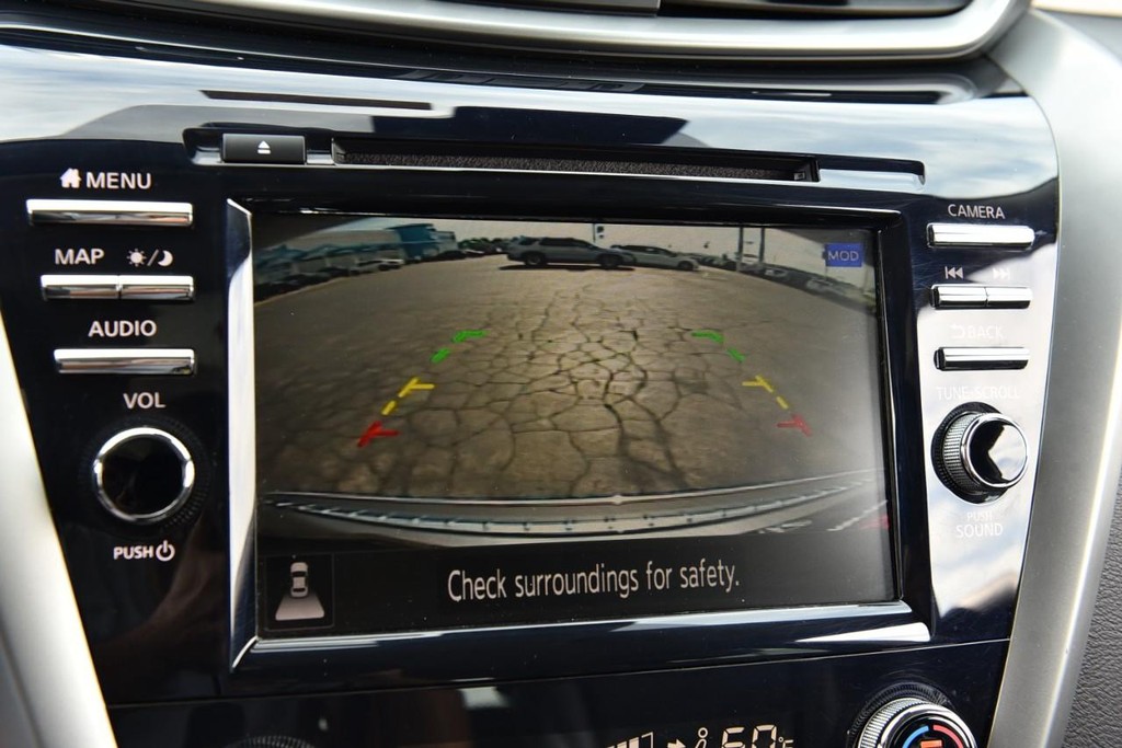 Nissan Murano Vehicle Full-screen Gallery Image 16