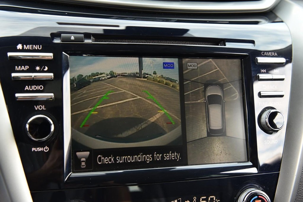 Nissan Murano Vehicle Full-screen Gallery Image 17