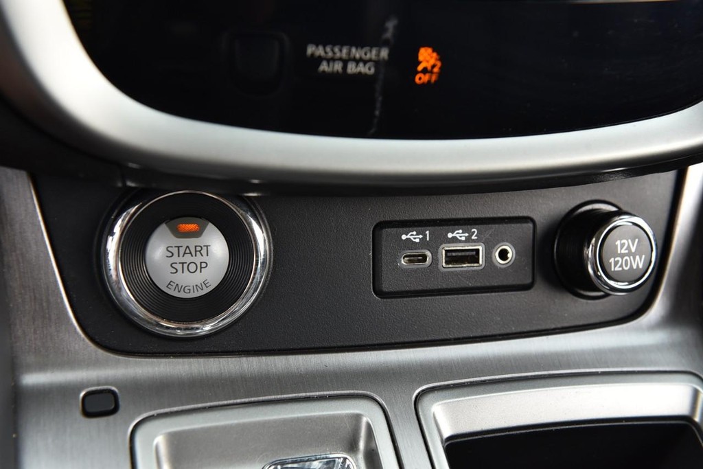 Nissan Murano Vehicle Full-screen Gallery Image 20