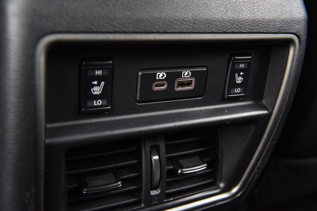 Nissan Murano Vehicle Full-screen Gallery Image 26