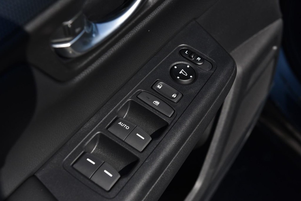 Honda CR-V Vehicle Full-screen Gallery Image 8