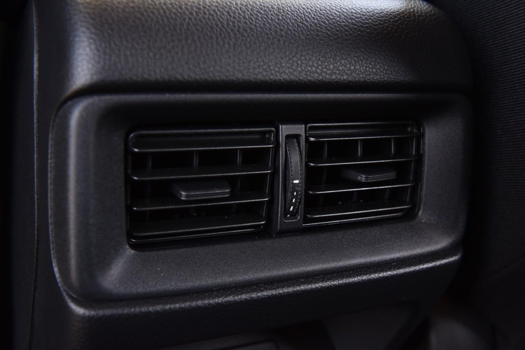 Honda CR-V Vehicle Full-screen Gallery Image 21