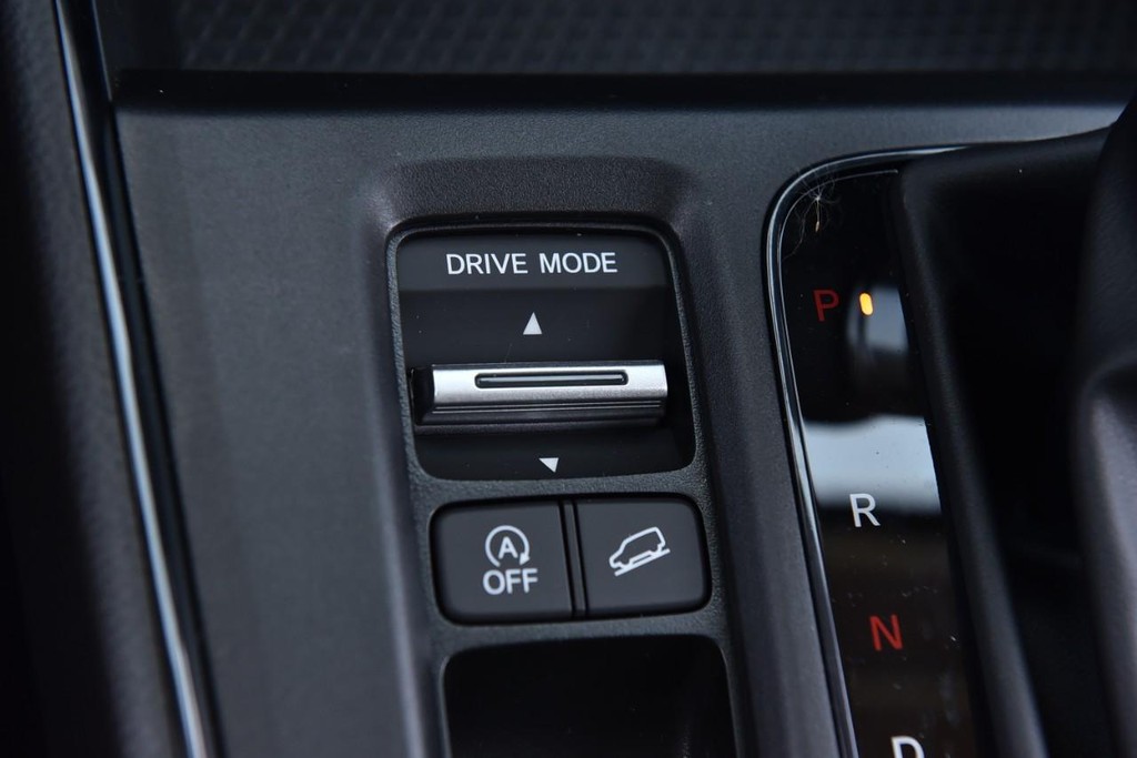 Honda CR-V Vehicle Image 15