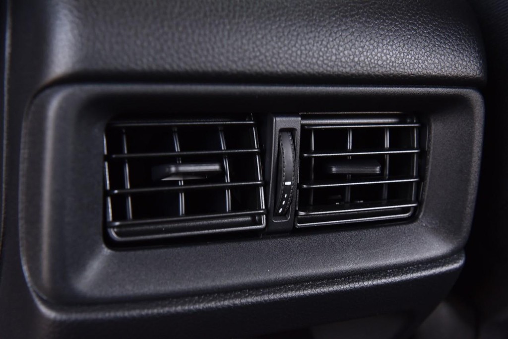 Honda CR-V Vehicle Image 21
