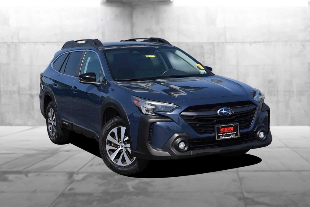 Subaru Outback Vehicle Full-screen Gallery Image 2