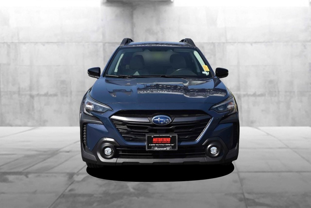 Subaru Outback Vehicle Full-screen Gallery Image 4