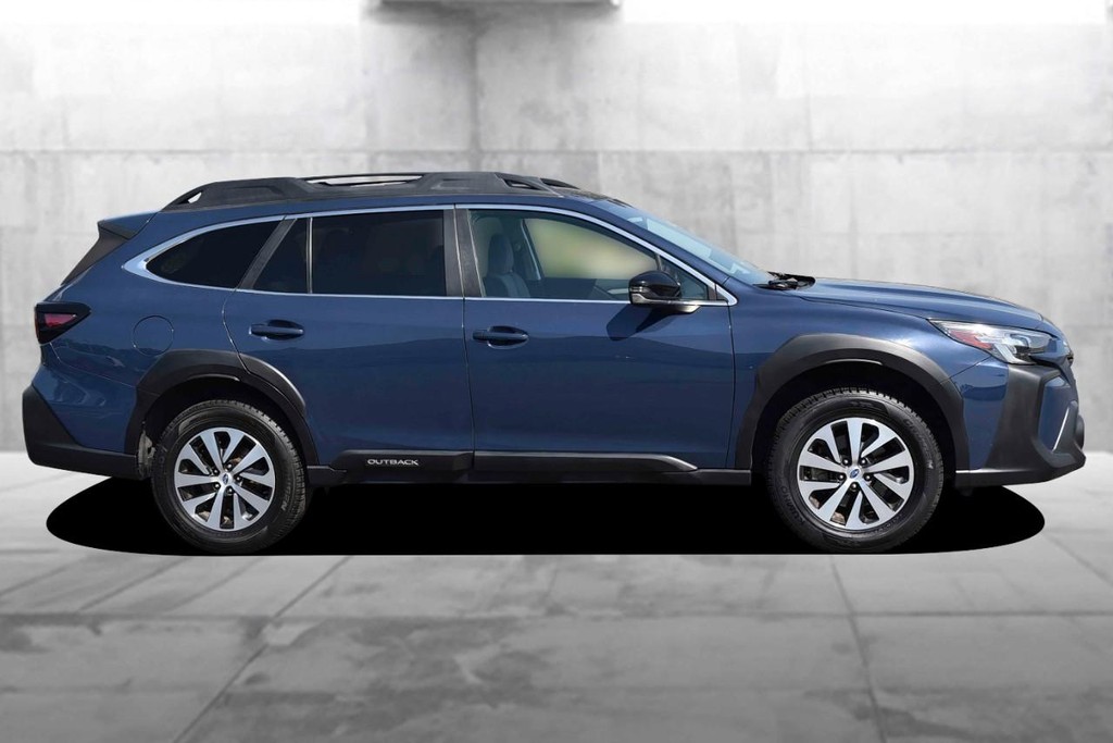 Subaru Outback Vehicle Full-screen Gallery Image 5