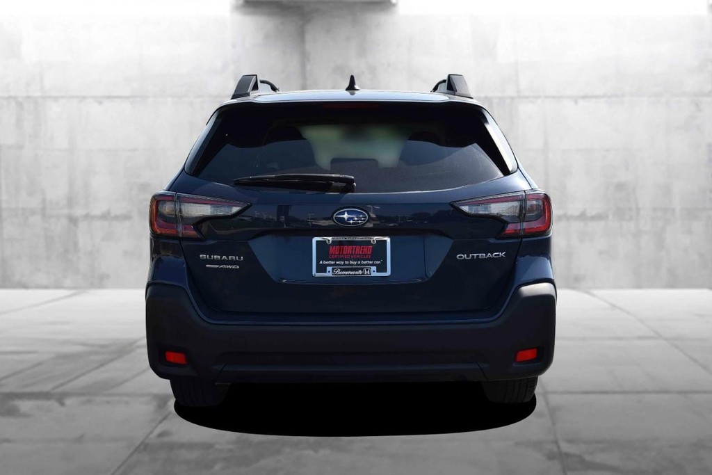 Subaru Outback Vehicle Full-screen Gallery Image 6