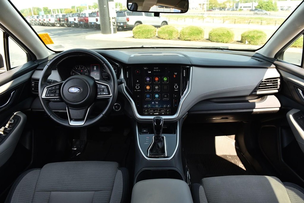Subaru Outback Vehicle Full-screen Gallery Image 7