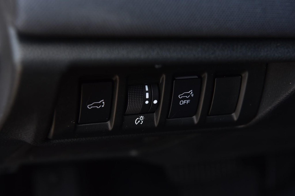 Subaru Outback Vehicle Full-screen Gallery Image 11