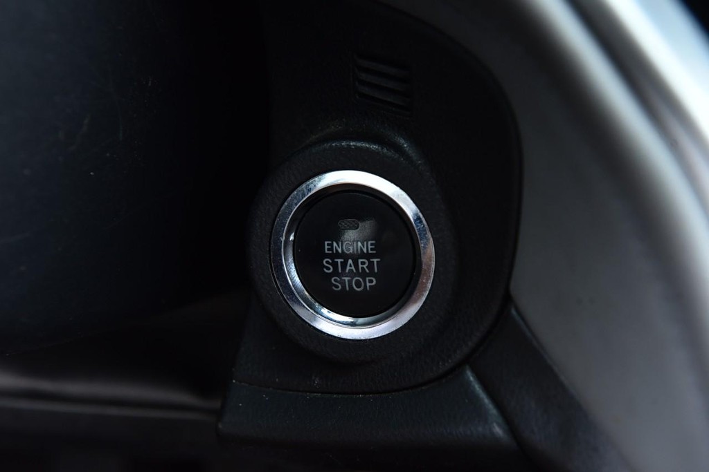 Subaru Outback Vehicle Full-screen Gallery Image 16
