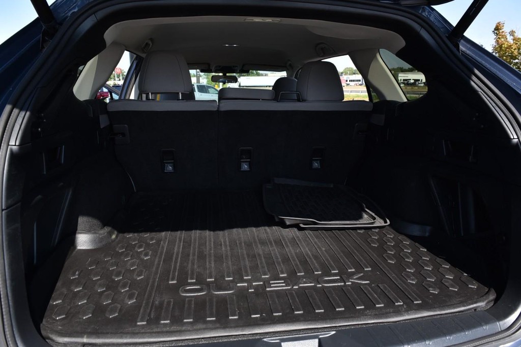 Subaru Outback Vehicle Full-screen Gallery Image 22