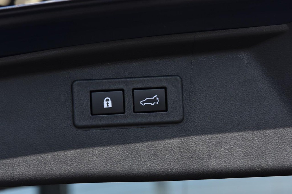 Subaru Outback Vehicle Full-screen Gallery Image 23