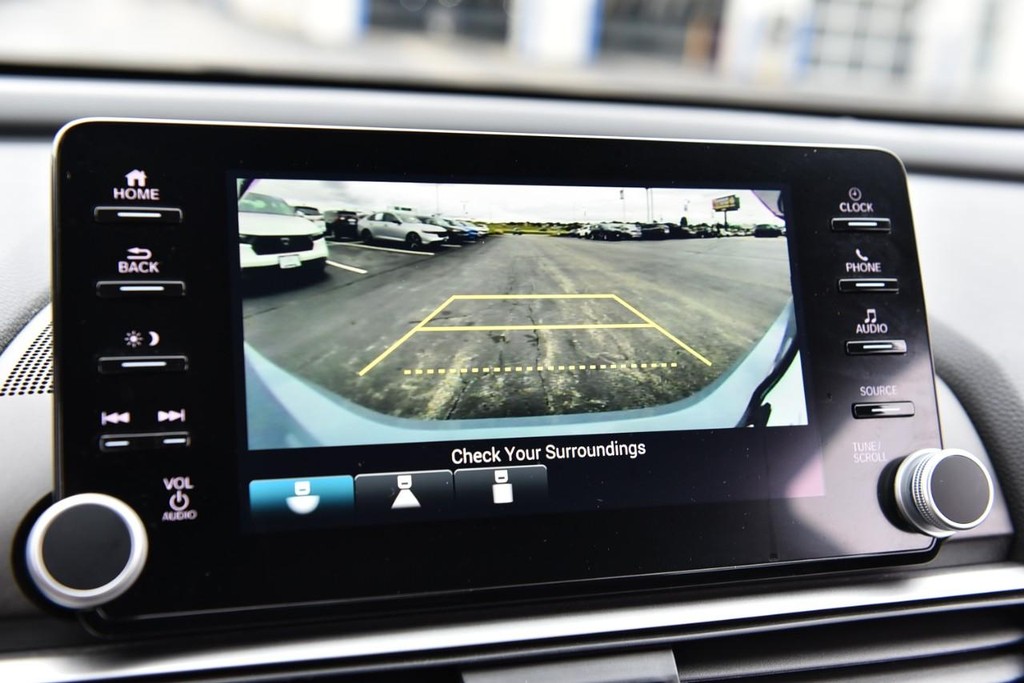 Honda Accord Sedan Vehicle Full-screen Gallery Image 12