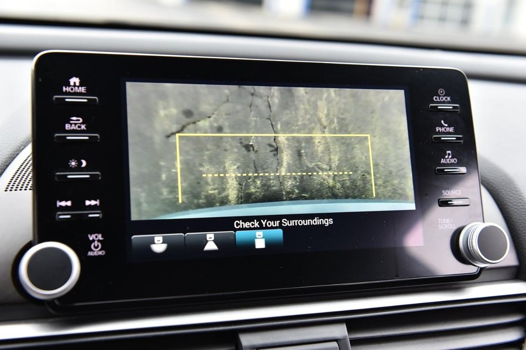 Honda Accord Sedan Vehicle Full-screen Gallery Image 13
