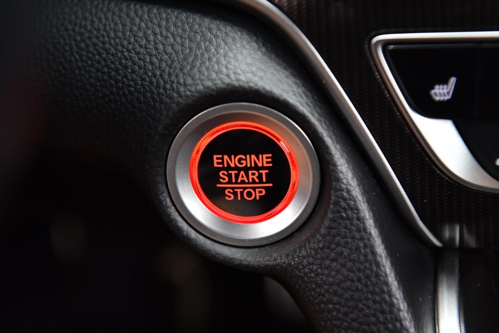 Honda Accord Sedan Vehicle Full-screen Gallery Image 16