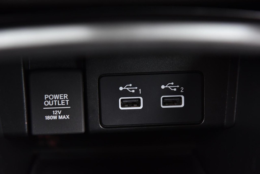 Honda Accord Sedan Vehicle Full-screen Gallery Image 17