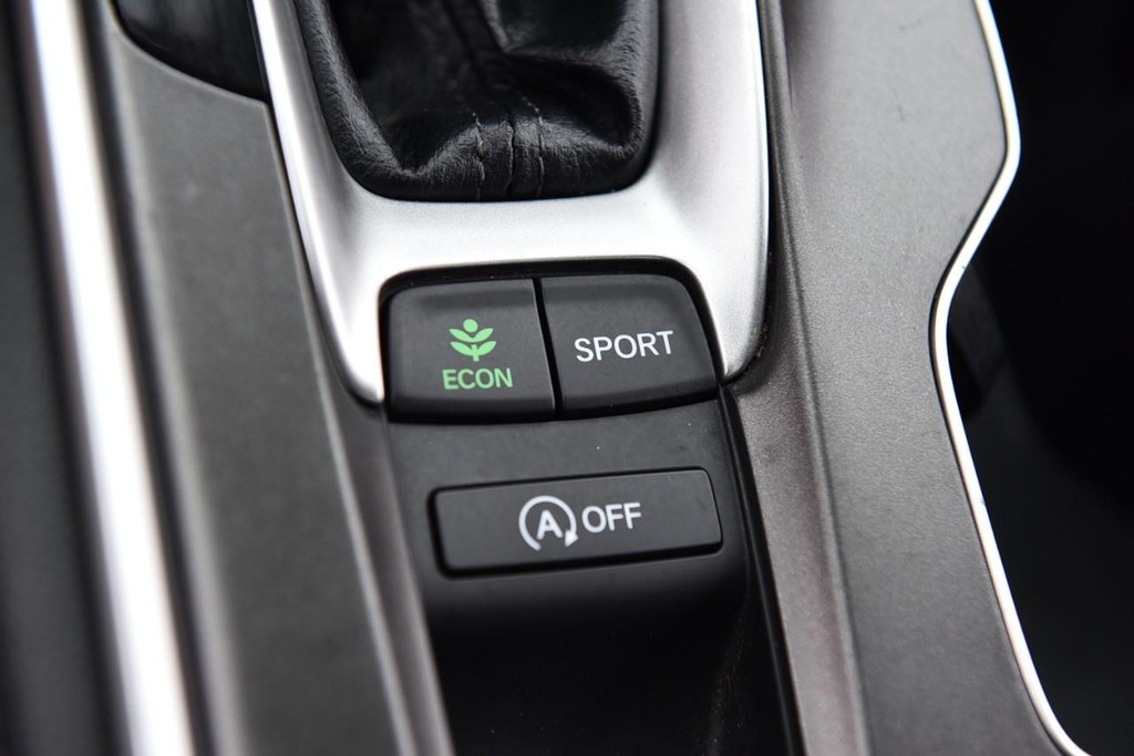 Honda Accord Sedan Vehicle Full-screen Gallery Image 18