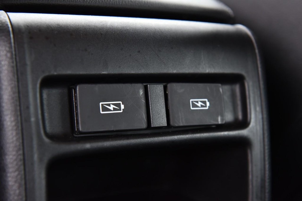 Honda Accord Sedan Vehicle Full-screen Gallery Image 23