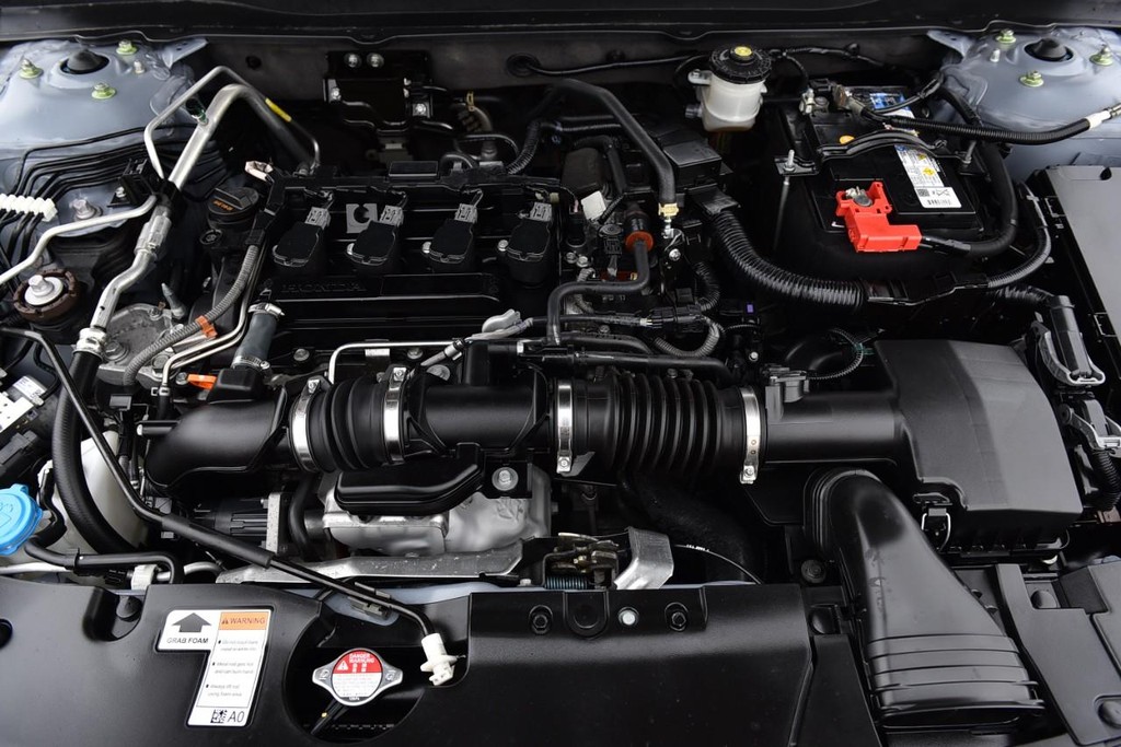 Honda Accord Sedan Vehicle Full-screen Gallery Image 25