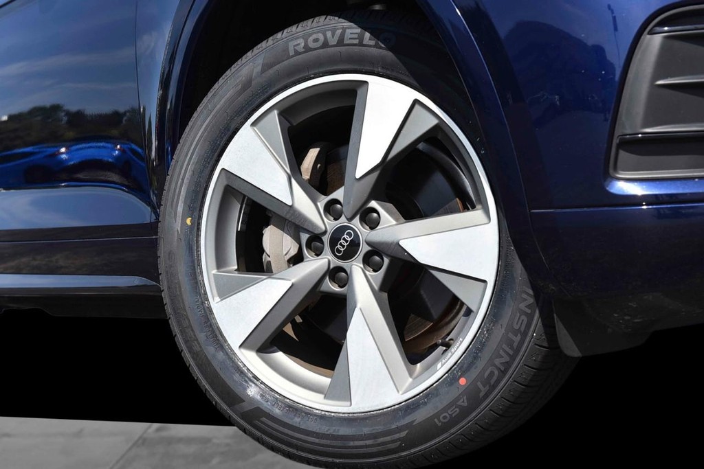 Audi Q5 Vehicle Image 03