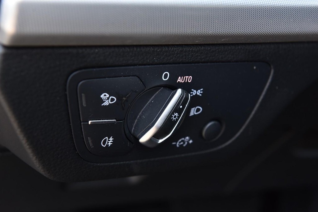 Audi Q5 Vehicle Image 12